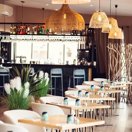 Restaurant La Cote Revee ホテル *