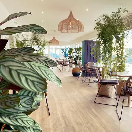 Restaurant La Cote Revee Лёкат